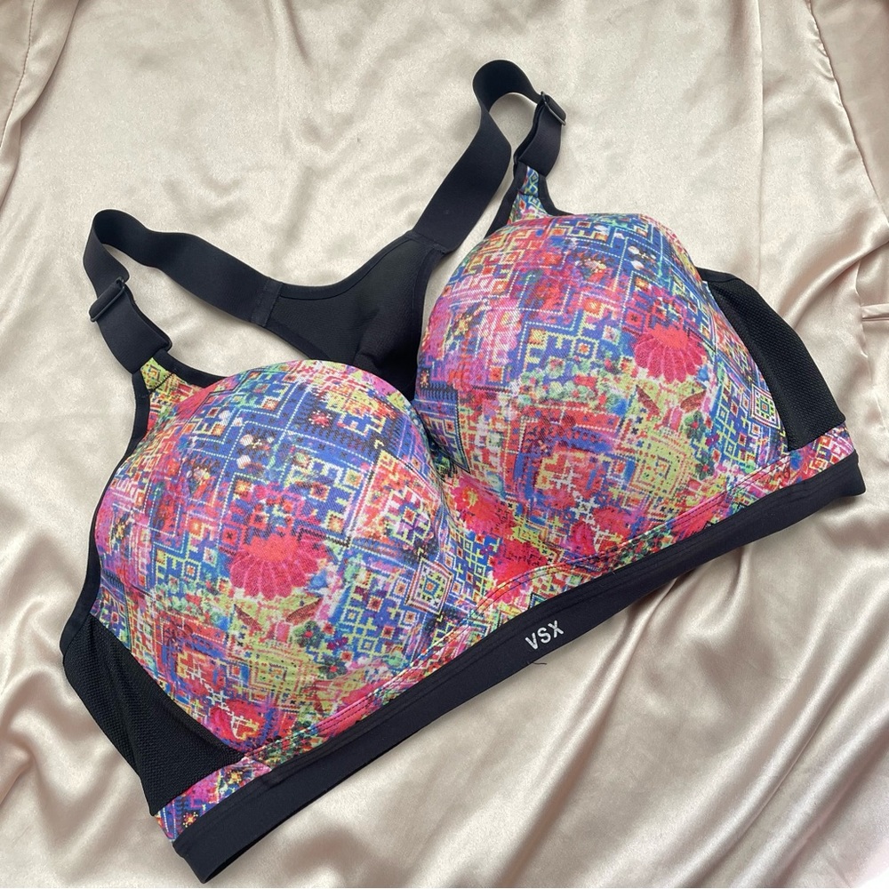Victoria’s Secret VSX Racerback Sports Bra 40DD